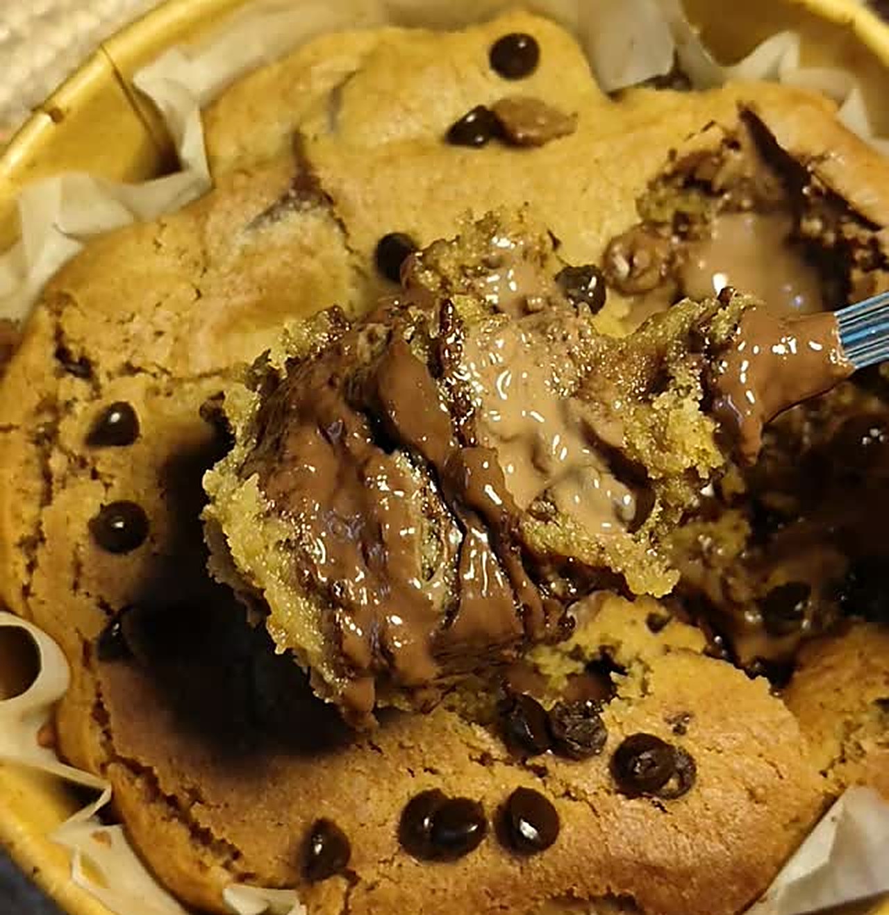 Gooey couverture chocolate cookie pie